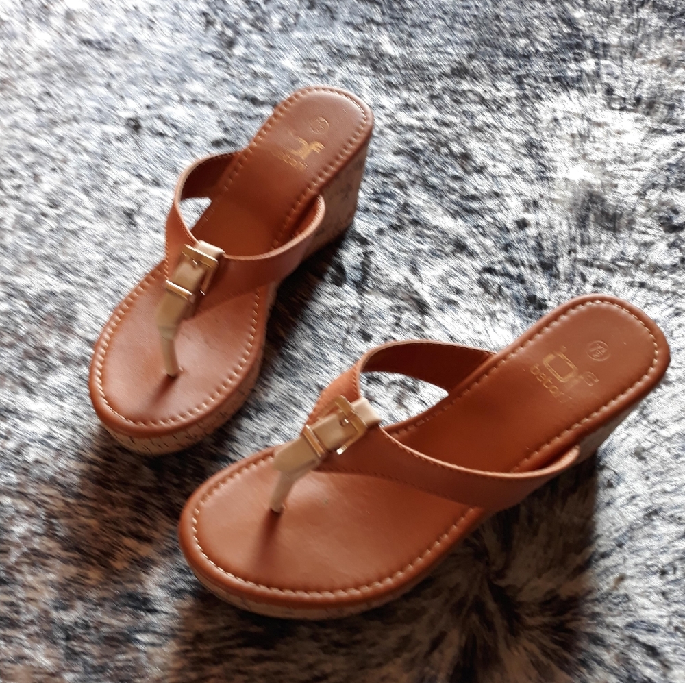 Unique Buckle detail Wedge Shoes Size 7.5